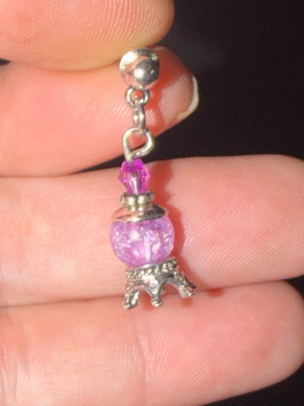 2 pairs of earrings